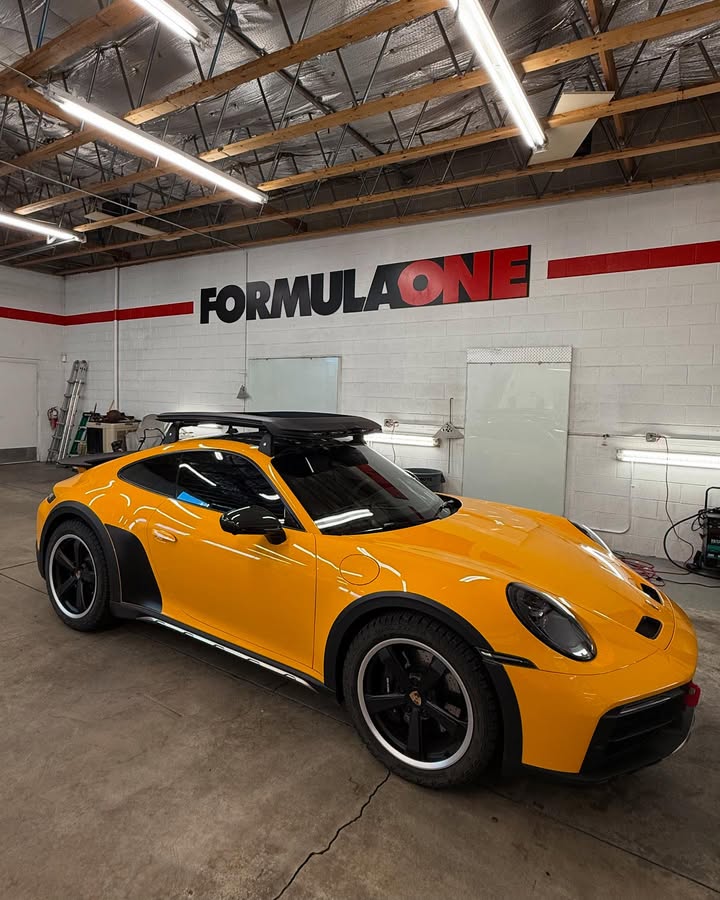 Porsche 911 Dakar tint